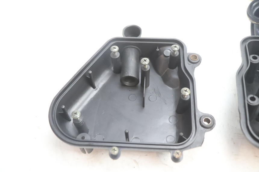 photo de CAJA FILTRO TNT MOTOR ROMA 12' 2T 50 (2007 - 2018) - Detalles de los puntos de fijación