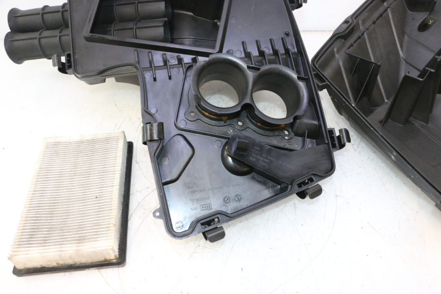 photo de CAJA FILTRO CAN-AM SPYDER RS 1000 (2008 - 2012) - Primer plano de alta resolución