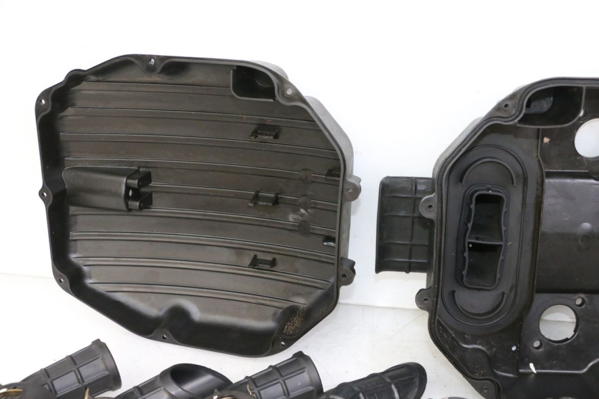 photo de CAJA FILTRO HONDA ST PAN EUROPEAN 1300 (2002 - 2013) - Estado de la superficie y material