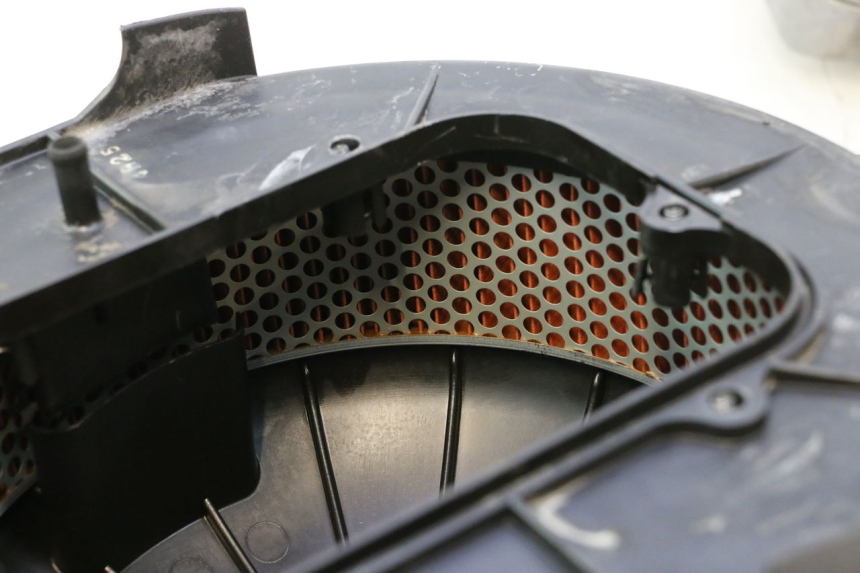 photo de CAJA FILTRO HONDA ST PAN EUROPEAN 1100 (1990 - 2002) - Detalles de los puntos de fijación