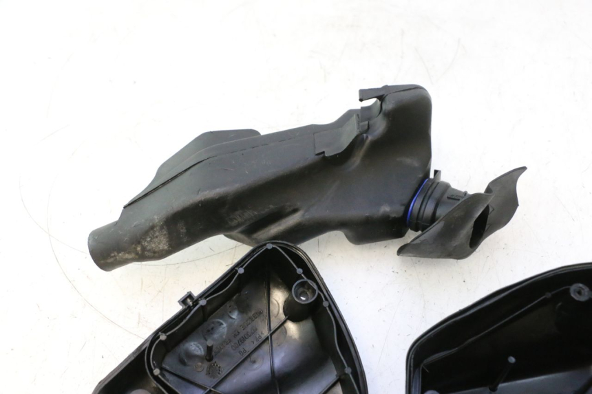 photo de CAJA DE AIRE PEUGEOT TREKKER 50 (1995 - 2004) - Estado de la superficie y material