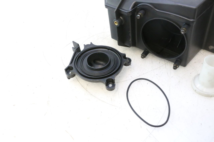 photo de CAJA FILTRO DAELIM VJ ROADWIN 125 (2004 - 2007) - Primer plano técnico