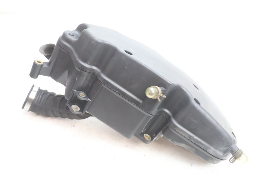photo de CAJA DE AIRE PIAGGIO X9 EVOLUTION 125 (2003 - 2007) - Primer plano técnico