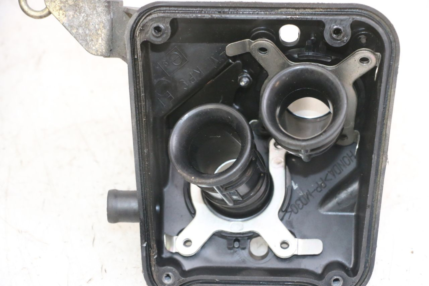 photo de CAJA FILTRO HONDA XLV VARADERO 125 (2000 - 2006) - Detalles de los puntos de fijación