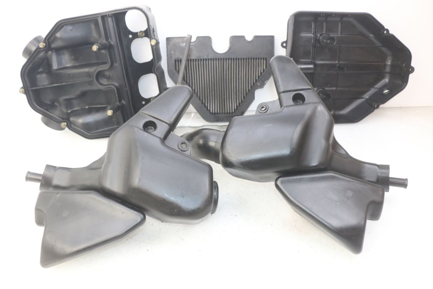 photo de CAJA DE AIRE KAWASAKI ZZR 600 (1995 - 2004) - Detalles de los puntos de fijación