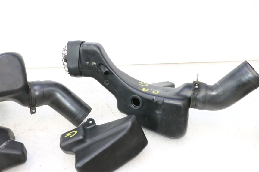 photo de CAJA DE AIRE KAWASAKI ZZR 600 (1995 - 2004) - Primer plano de alta resolución