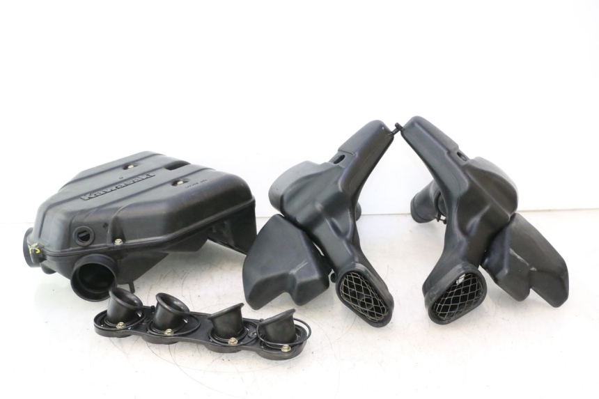 photo de CAJA DE AIRE KAWASAKI ZZR 600 (1995 - 2004) - Detalles de los puntos de fijación
