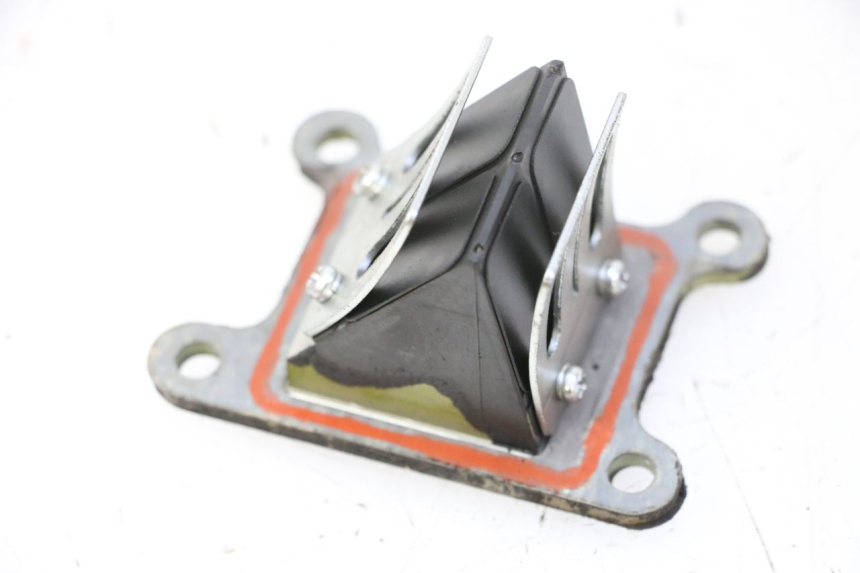 photo de ADMISION KYMCO AGILITY NAKED RENOUVO 2T 50 (2011 - 2018) - Otra perspectiva