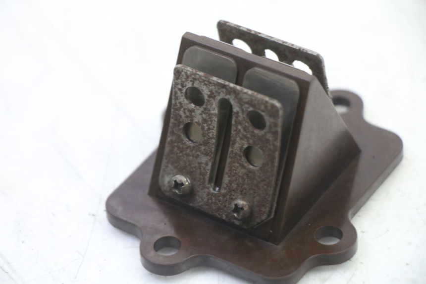 photo de CAJA DE VÁLVULAS MASH BIBOP 2T 50 (2013 - 2018) - Detalle de la pieza