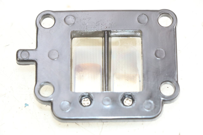 photo de CAJA DE LáMINAS MBK BOOSTER SPIRIT 50 (2004 - 2017) - Detalle de la pieza