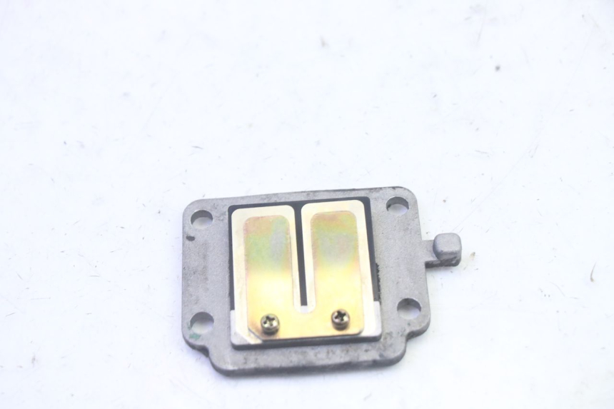 photo de CAJA DE LáMINAS MBK BOOSTER SPIRIT 50 (2004 - 2017) - Detalle de la pieza