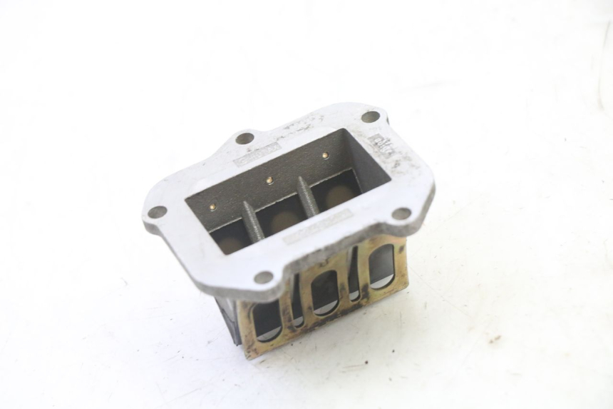 photo de ADMISION APRILIA ETX 125 (1998 - 2002) - Otra perspectiva