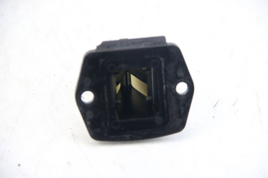 photo de CAJA DE LáMINAS PIAGGIO FLY 2T 50 (2004 - 2017) - Otra perspectiva