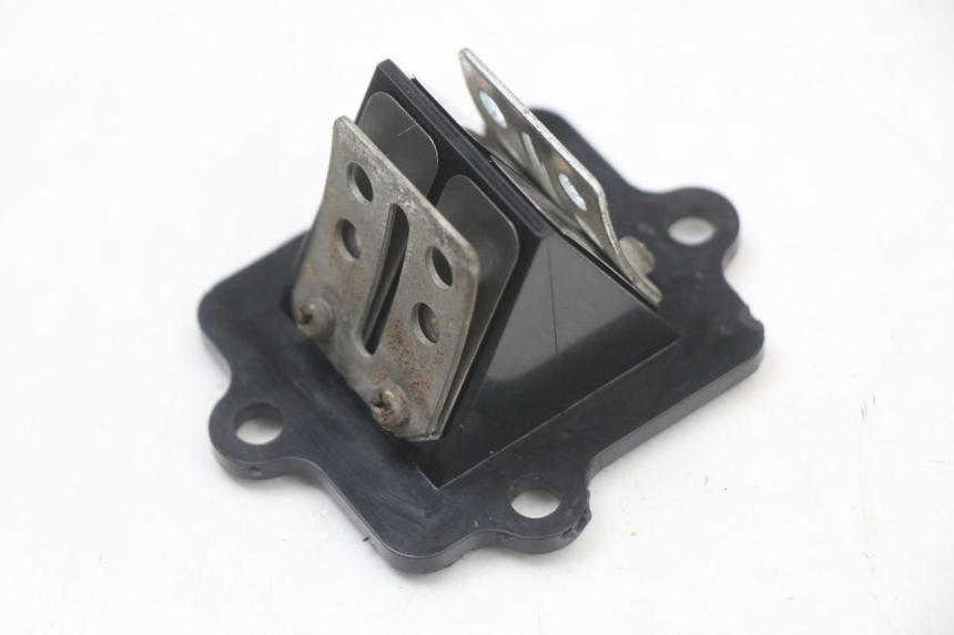 photo de ADMISION MBK OVETTO ONE 2T 50 (2013 - 2017) - Otra perspectiva