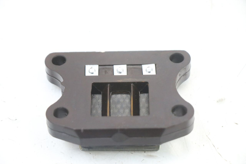 photo de CAJA DE LáMINAS PEUGEOT TKR TREKKER FURIOUS 50 (2005 - 2014) - Otra perspectiva