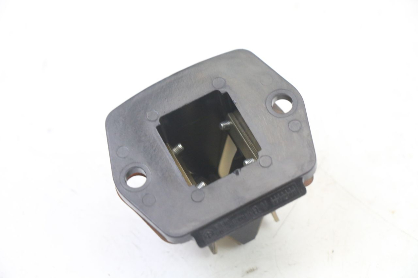 photo de CAJA DE LáMINAS PIAGGIO FLY 2T 50 (2004 - 2017) - Otra perspectiva