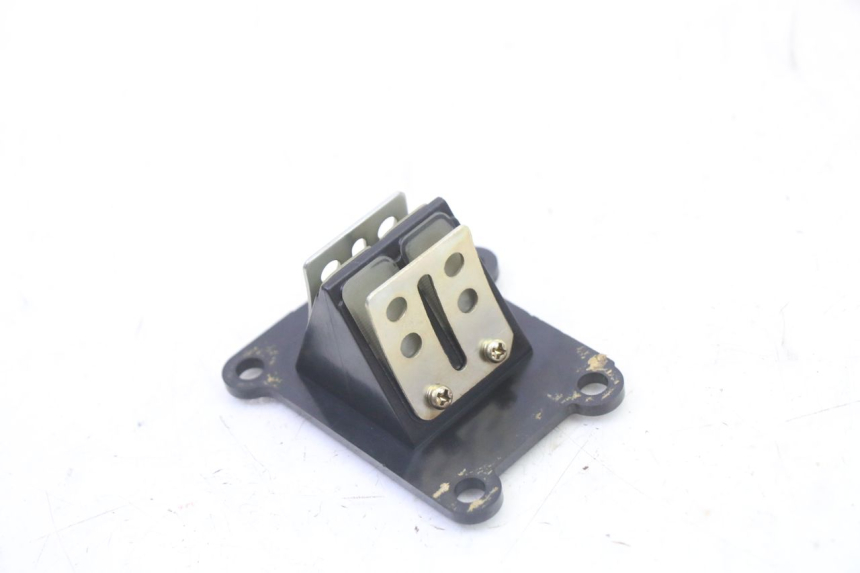 photo de CAJA DE VÁLVULAS PGO RODOSHOW 2T 50 (2003 - 2007) - Detalle de la pieza