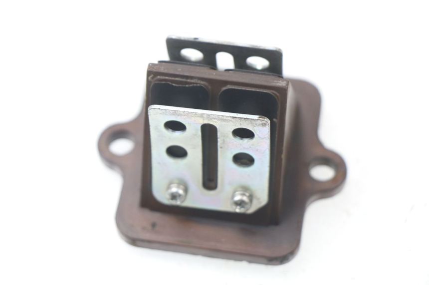 photo de ADMISION PEUGEOT SPEEDFIGHT 3 AIR 50 (2009 - 2015) - Otra perspectiva