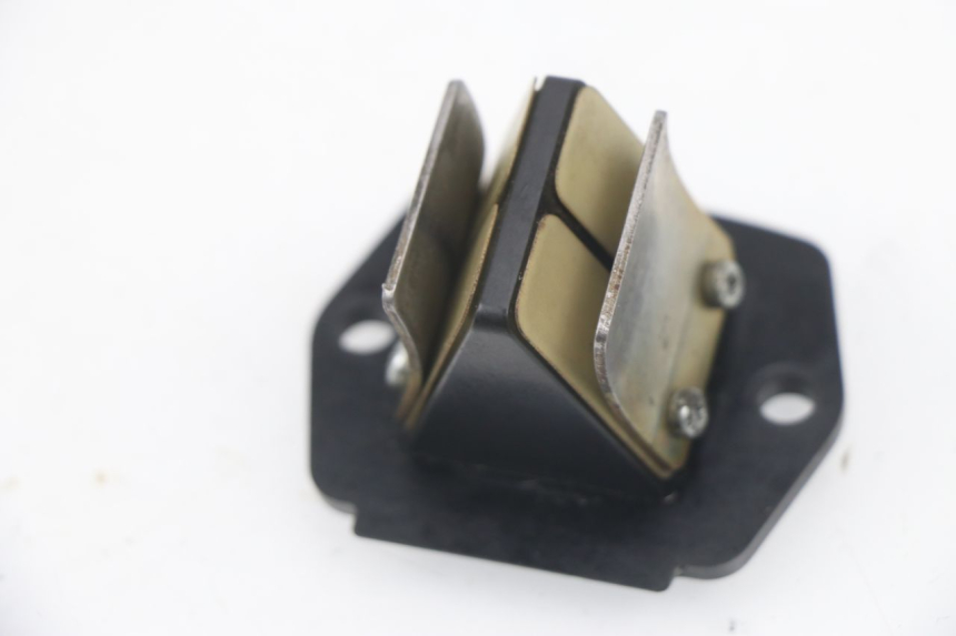 photo de CAJA DE LáMINAS PIAGGIO VESPA LX 2T 50 (2005 - 2013) - Otra perspectiva