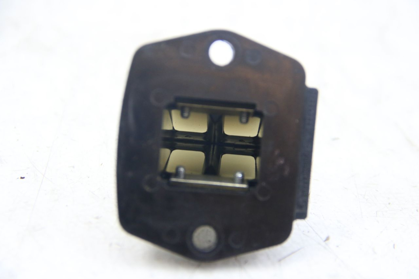 photo de CAJA DE LáMINAS PIAGGIO VESPA S 2T 50 (2007 - 2014) - Otra perspectiva