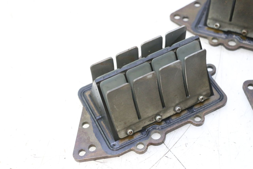 photo de ADMISION YAMAHA WAVE RUNNER GP R 1200 (2000 - 2003) - Otra vista del artículo