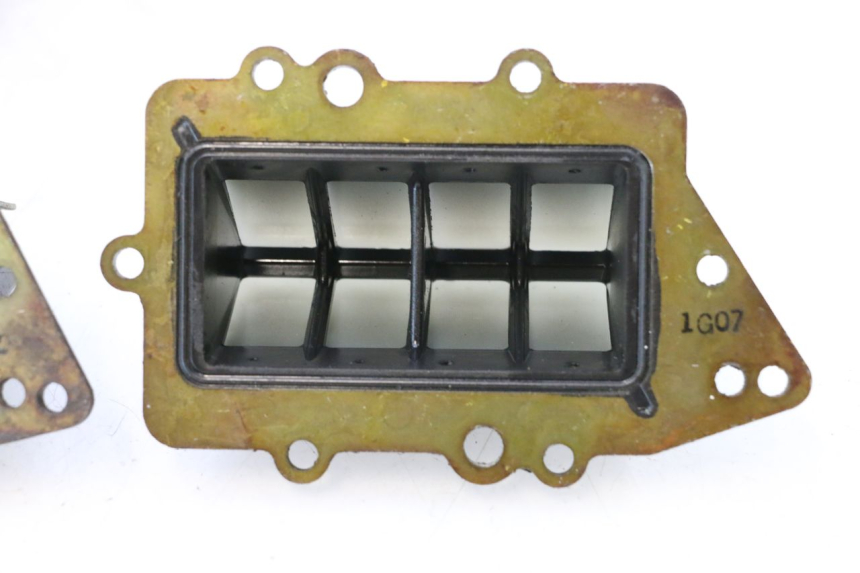 photo de ADMISION YAMAHA WAVE RUNNER GP R 1200 (2000 - 2003) - Primer plano técnico
