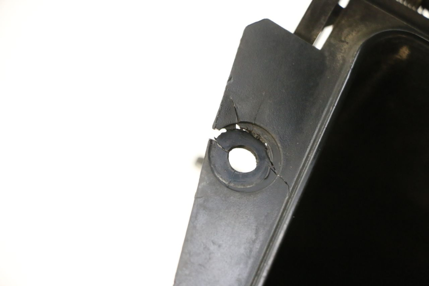 photo de GUANTERA YAMAHA FJR ABS 1300 (2006 - 2012) - Detalles de los puntos de fijación