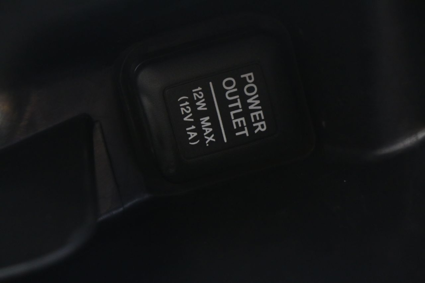 photo de CAJA DE GUANTES HONDA FORZA 125 (2015 - 2016) - Detalle de la pieza