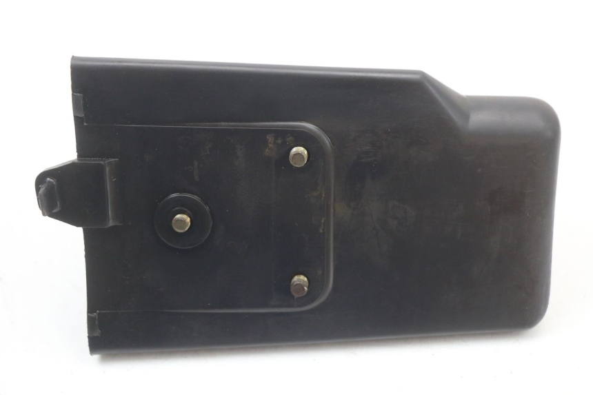 photo de GUANTERA SUZUKI GN 125 (1997 - 2000) - Otra perspectiva