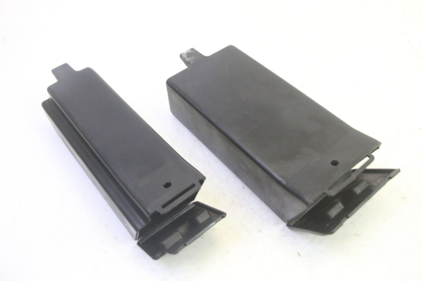 photo de GUANTERA KAWASAKI GPX R WARBIRD 600 (1988 - 1993) - Detalle de la pieza