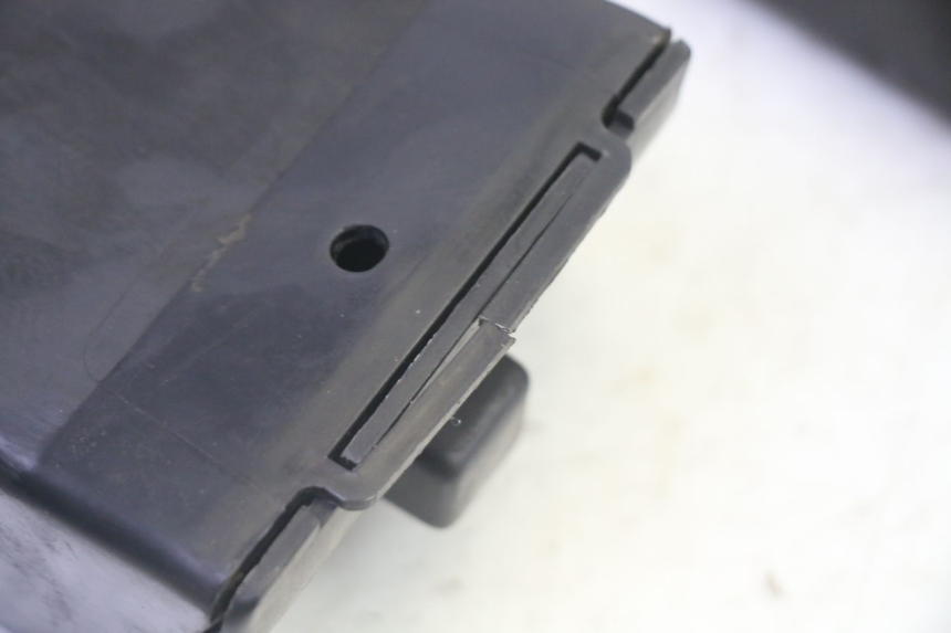 photo de GUANTERA KAWASAKI GPX R WARBIRD 600 (1988 - 1993) - Primer plano técnico