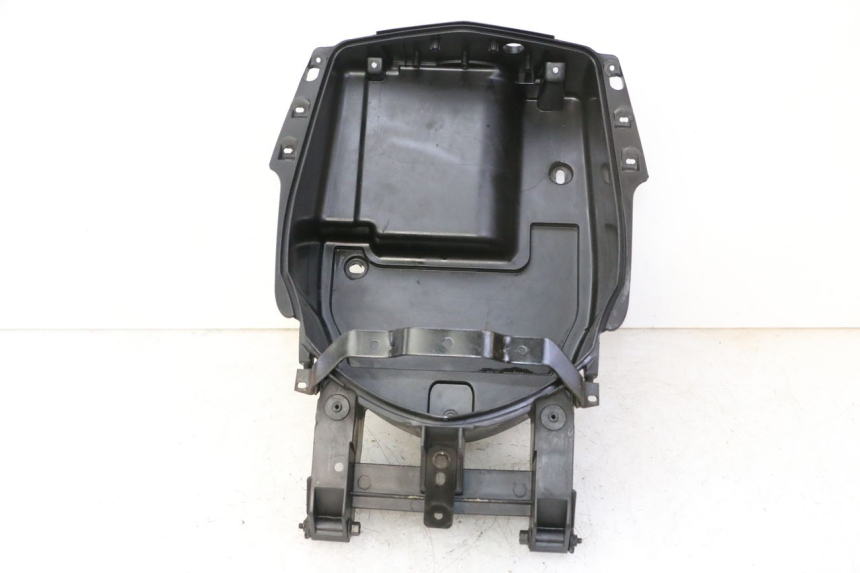 photo de CAJA DE GUANTES PEUGEOT VIVACITY NEW 4T 50 (2008 - 2017) - Detalles de los puntos de fijación