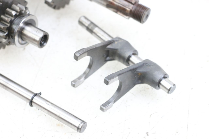 photo de Caja de cambios HYOSUNG GV AQUILA 125 (2000 - 2009) - Enfoque en la estructura