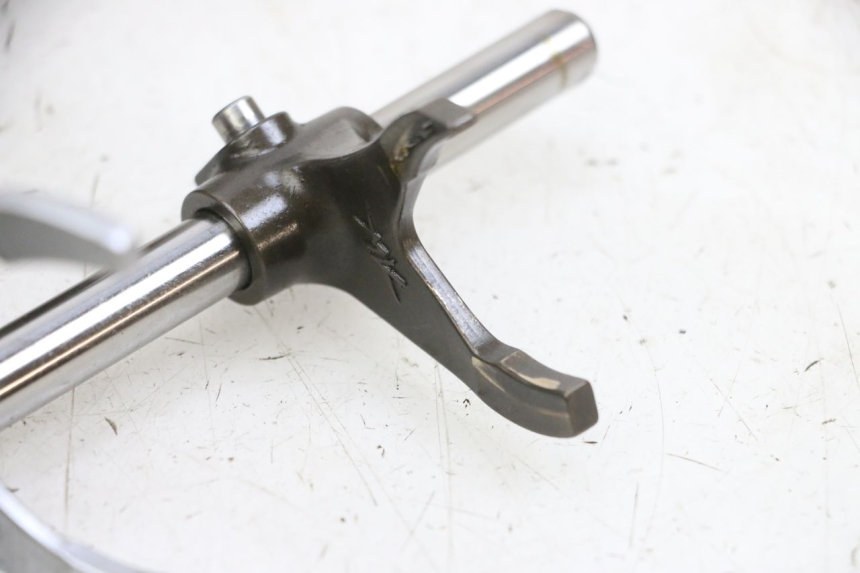 photo de CAJA CAMBIOS MV AGUSTA BRUTALE R WALLY 910 (2008 - 2008) - Zoom sobre los componentes