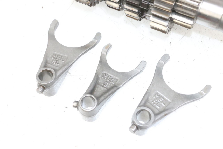 photo de CAJA CAMBIOS HONDA CB R 1000 (2018 - 2023) - Zoom sobre los componentes