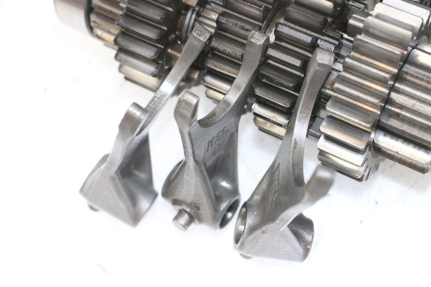 photo de CAJA CAMBIOS HONDA CB R 1000 (2018 - 2023) - Primer plano de alta resolución