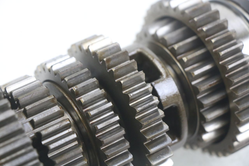 photo de CAJA DE CAMBIOS HONDA CBF 500 (2004 - 2007) - Primer plano técnico