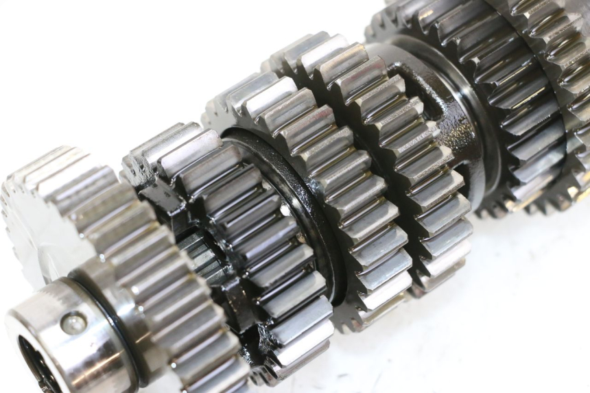 photo de CAJA DE CAMBIOS HONDA CBR RR FIREBLADE 900 (1992 - 1994) - Primer plano de alta resolución