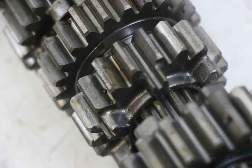 photo de CAJA DE CAMBIOS HONDA CBRF CBR-F PC41 600 (2011 - 2013) - Primer plano técnico