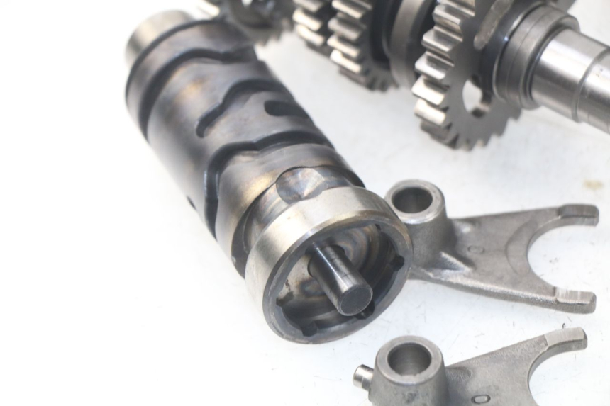 photo de CAJA CAMBIOS HYOSUNG COMET GTR 125 (2007 - 2014) - Detalles de los puntos de fijación