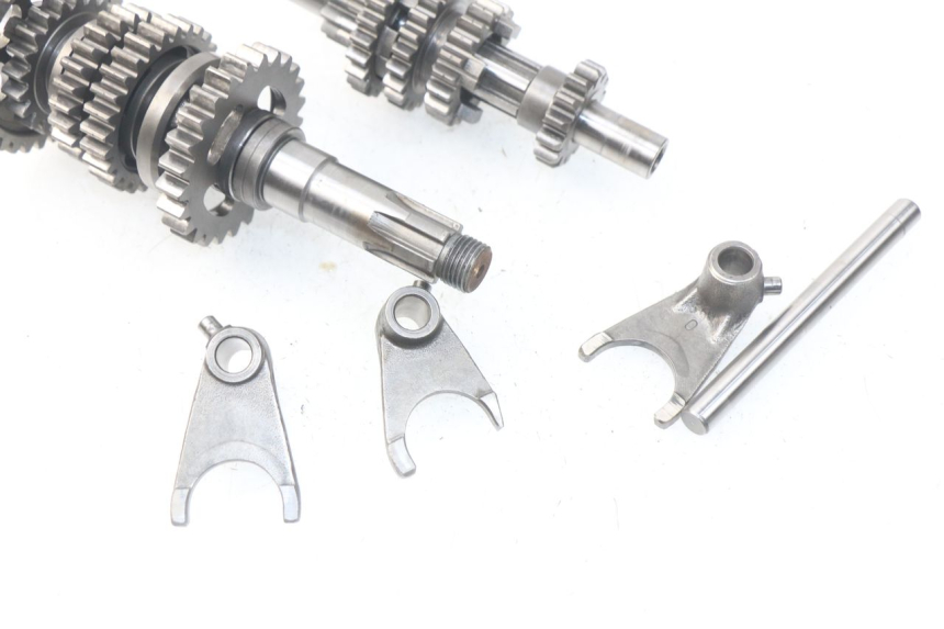 photo de CAJA CAMBIOS HYOSUNG COMET GTR 125 (2007 - 2014) - Estado de la superficie y material