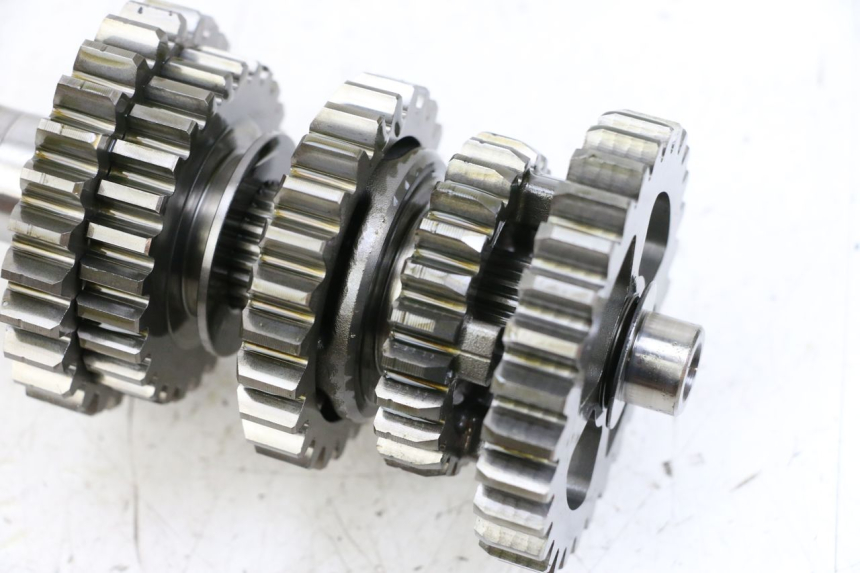 photo de CAJA CAMBIOS HONDA CRF R 250 (2020 - 2021) - Primer plano técnico