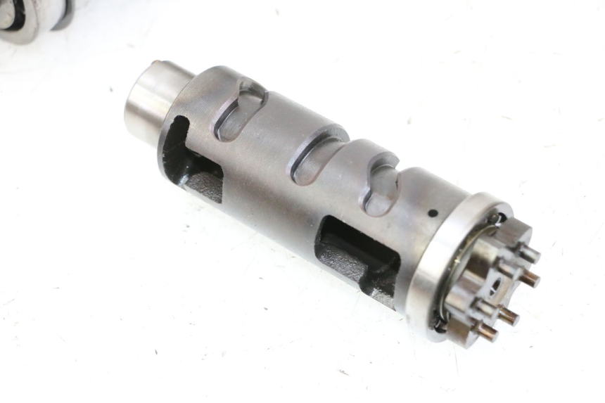 photo de CAJA CAMBIOS YAMAHA FJ 36Y 1100 (1984 - 1985) - Detalles de los puntos de fijación