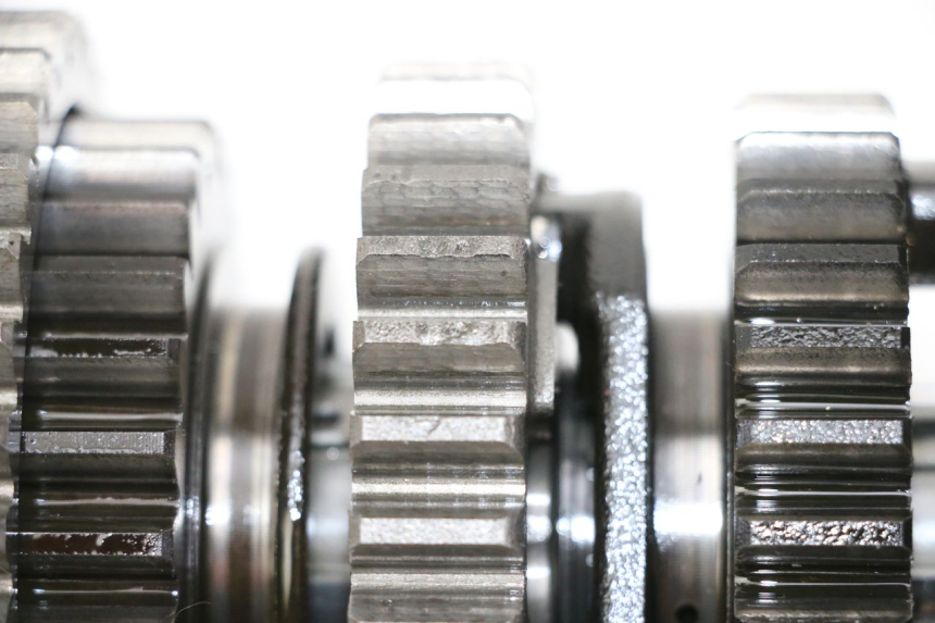 photo de CAJA CAMBIOS YAMAHA FJ 36Y 1100 (1984 - 1985) - Detalles de los puntos de fijación