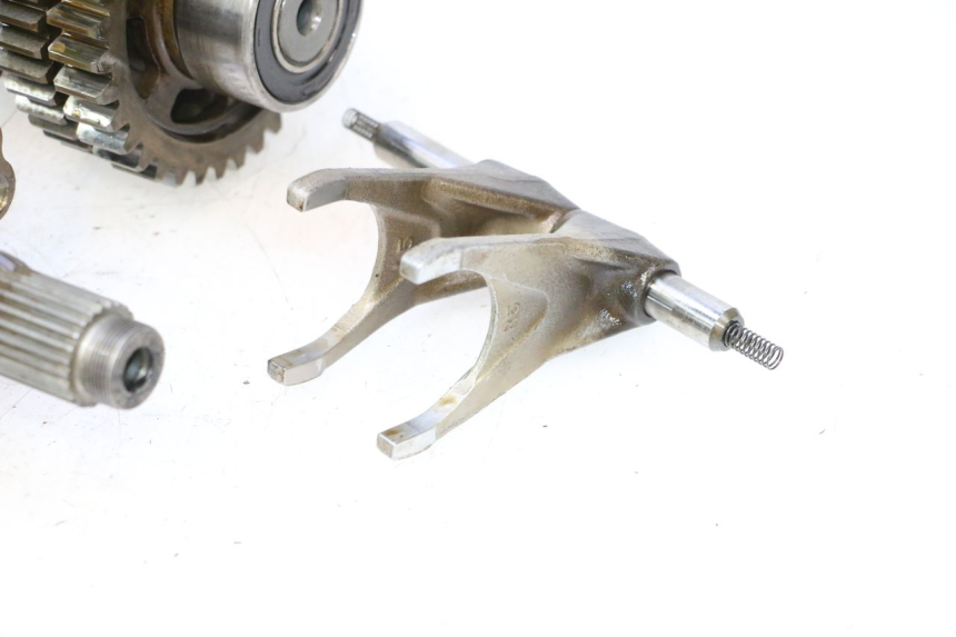 photo de CAJA CAMBIOS YAMAHA FJR 1300 (2001 - 2005) - Enfoque en la estructura