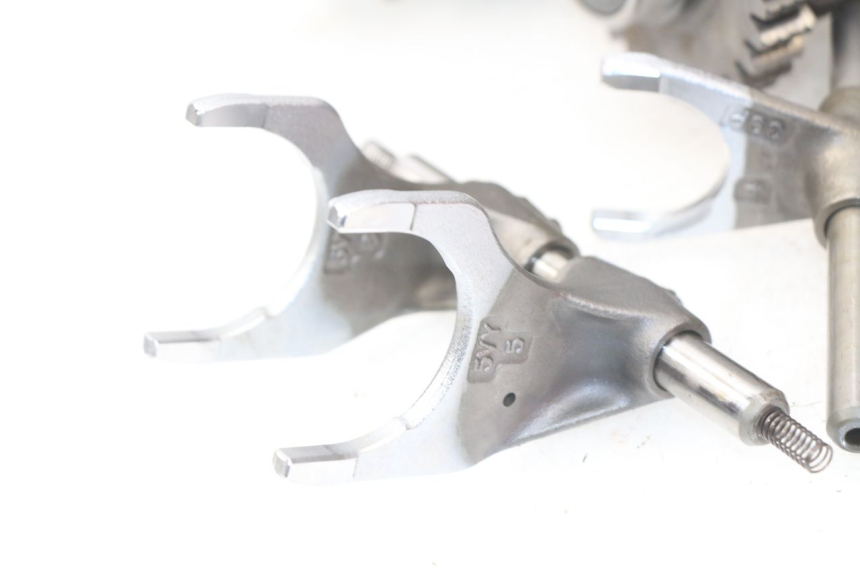 photo de CAJA CAMBIOS YAMAHA FZ8 800 (2010 - 2016) - Primer plano técnico