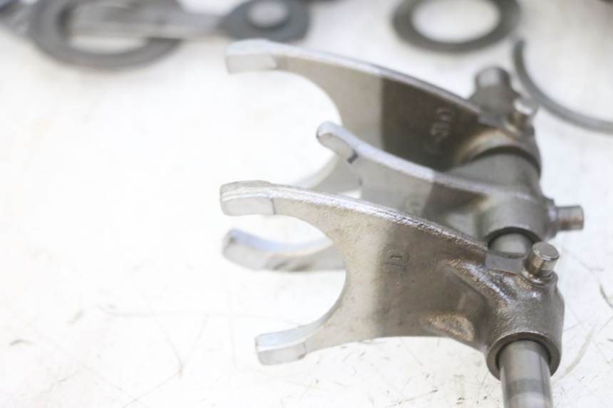 photo de CAJA DE CAMBIOS SUZUKI GS GSE 500 (2001 - 2003) - Ángulo de visión alternativo