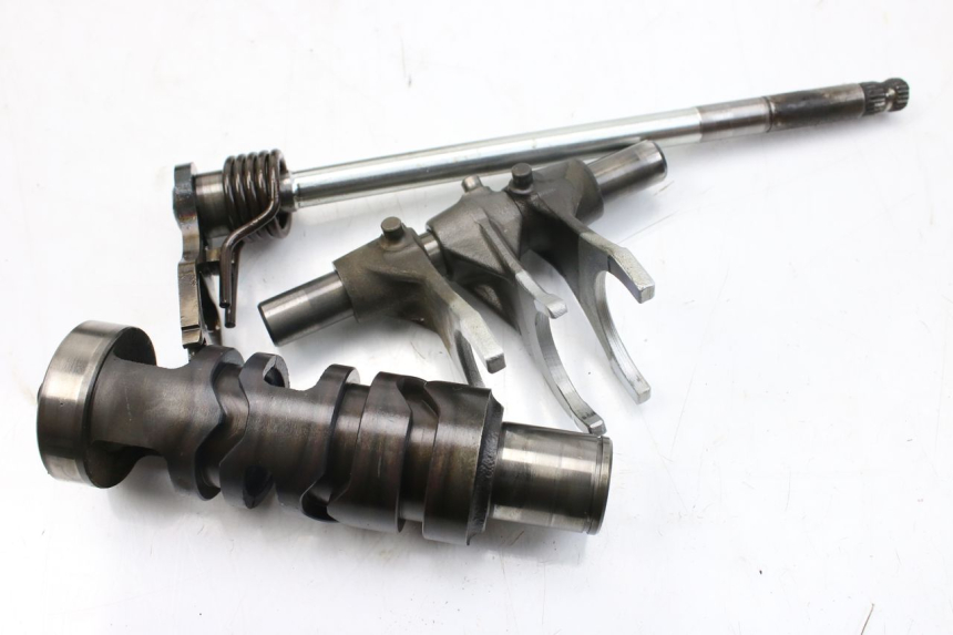 photo de CAJA DE CAMBIOS SUZUKI GSF S BANDIT 600 (2000 - 2004) - Detalles de los puntos de fijación