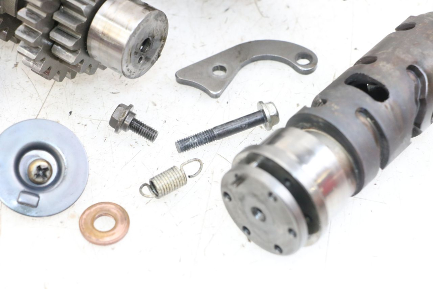 photo de CAJA CAMBIOS SUZUKI GSX E 250 (1982 - 1983) - Detalle de la pieza