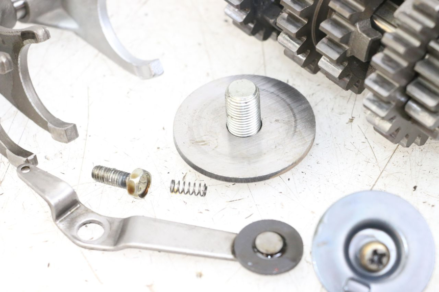 photo de CAJA CAMBIOS SUZUKI GSX E 250 (1982 - 1983) - Zoom estado de uso